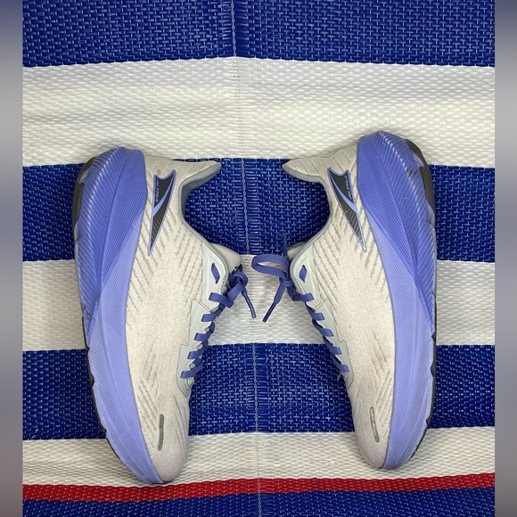 Women's - Altra FWD Experience - Size 7 US - Running Shoes - Lightweight - Picture 9 of 11